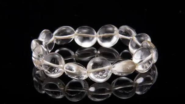 White crystal bracelet: helping to purify the soul and enhance concentration