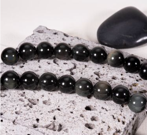 What are the symbolic meanings of obsidian bracelets