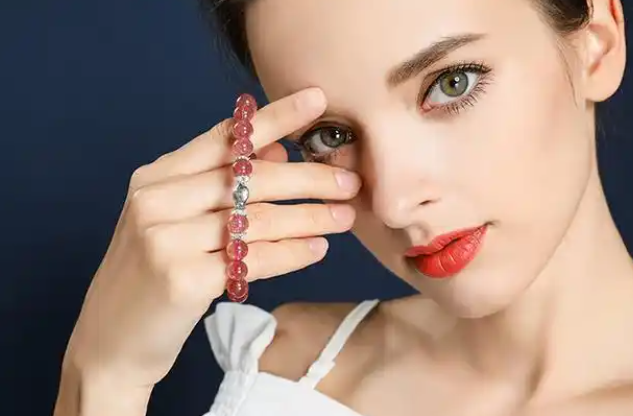 What are the benefits of wearing crystal bracelets for women