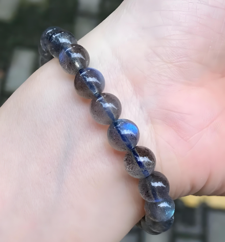 The Energy and Healing of Labradorite